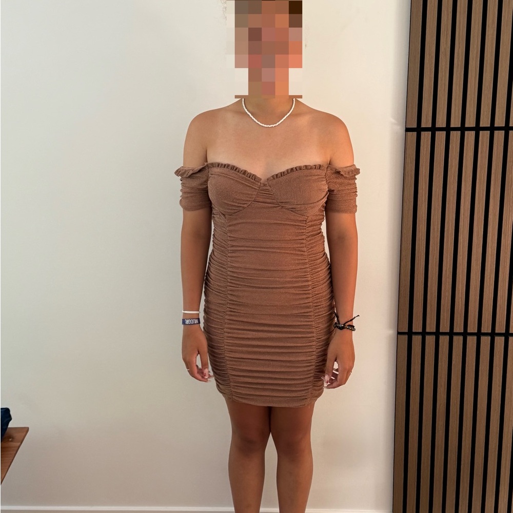 Chic Strapless Tan Dress